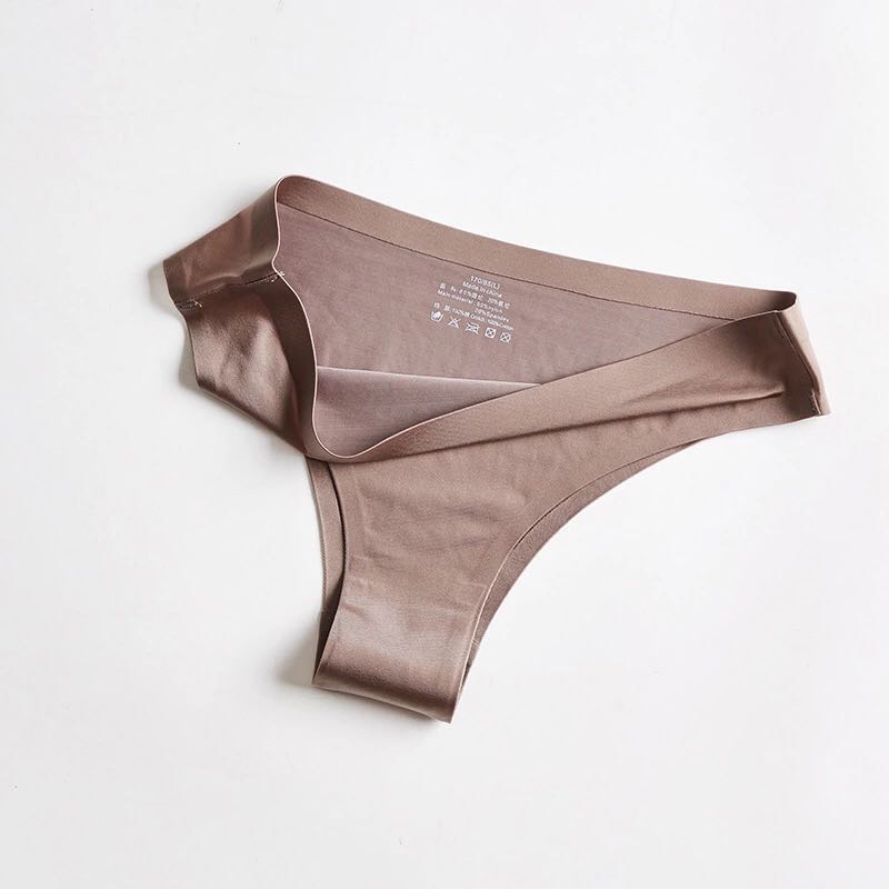 Culottes sans coutures en matière élastique