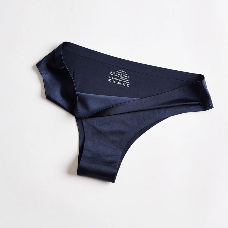 Culottes sans coutures en matière élastique