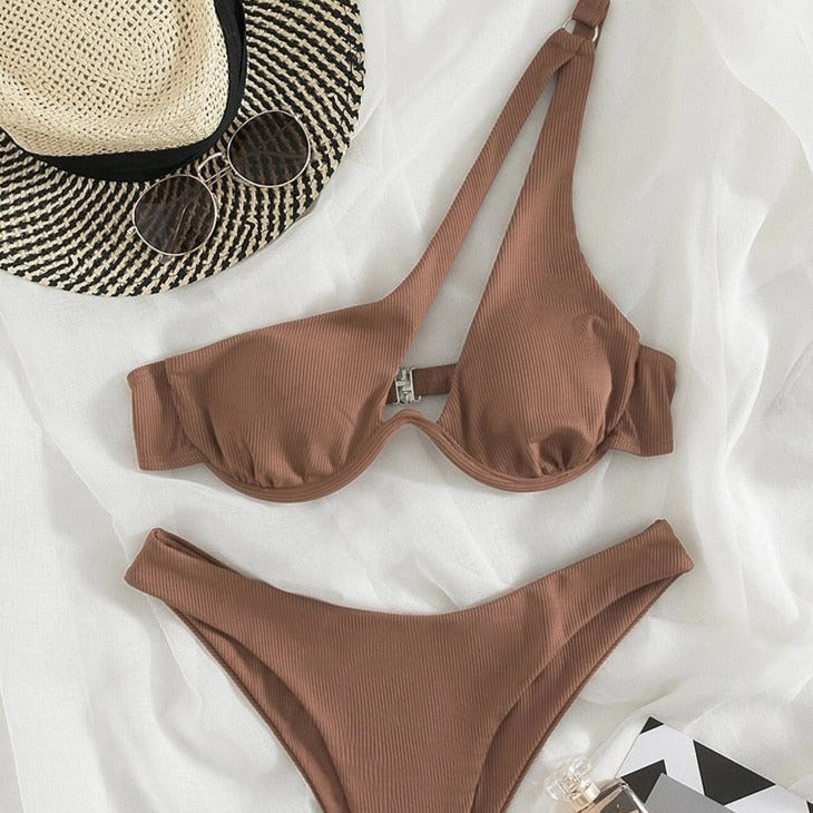 Maillot de bain 2 pièces sur une épaule