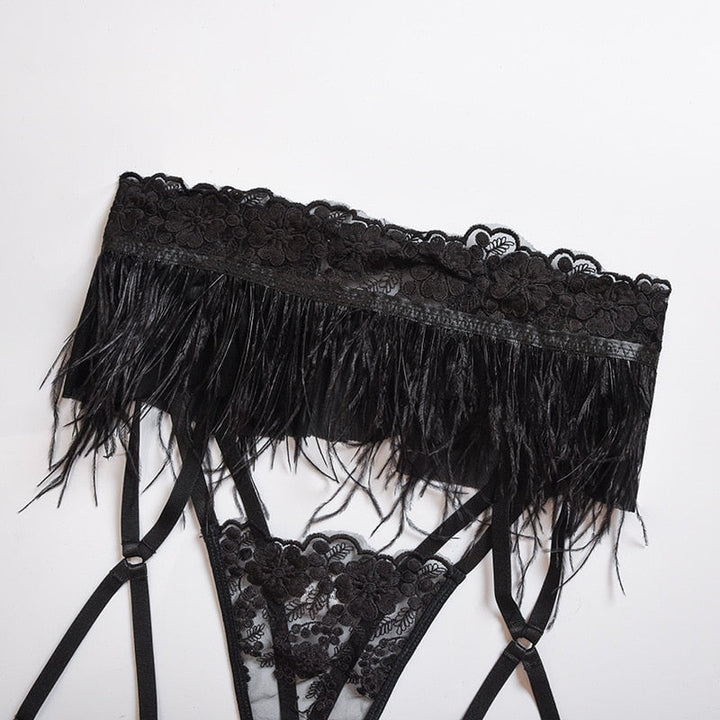 Ensemble de lingerie à plumes