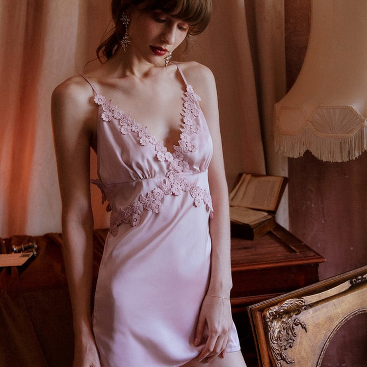 Chemise de nuit en dentelle florale