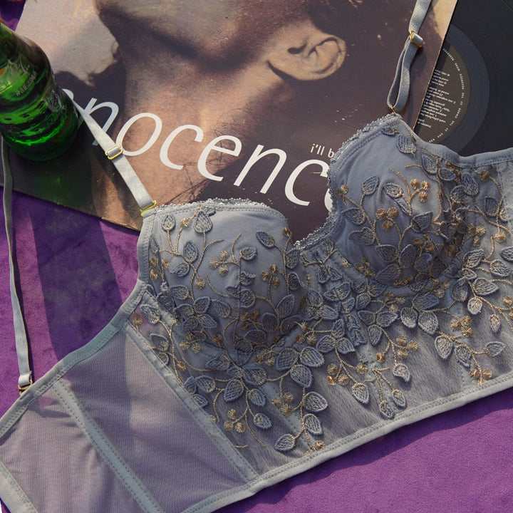 Ensemble de lingerie brodé
