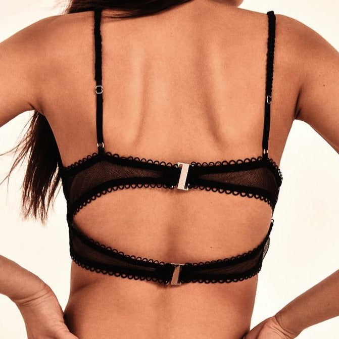 Soutien-gorge en dentelle à boutons