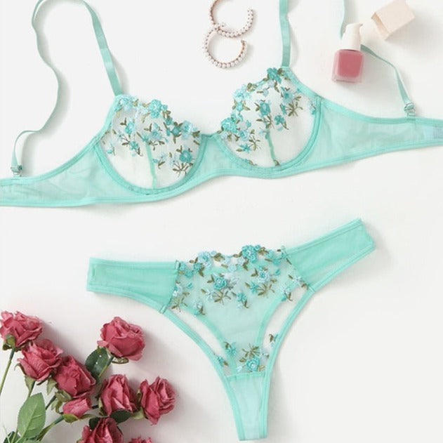 Ensemble de lingerie en dentelle florale