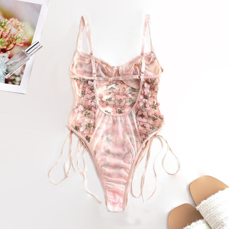 Body brodé à laçage