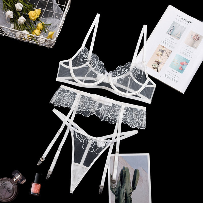 Ensemble de lingerie 3 pièces à motif de roses