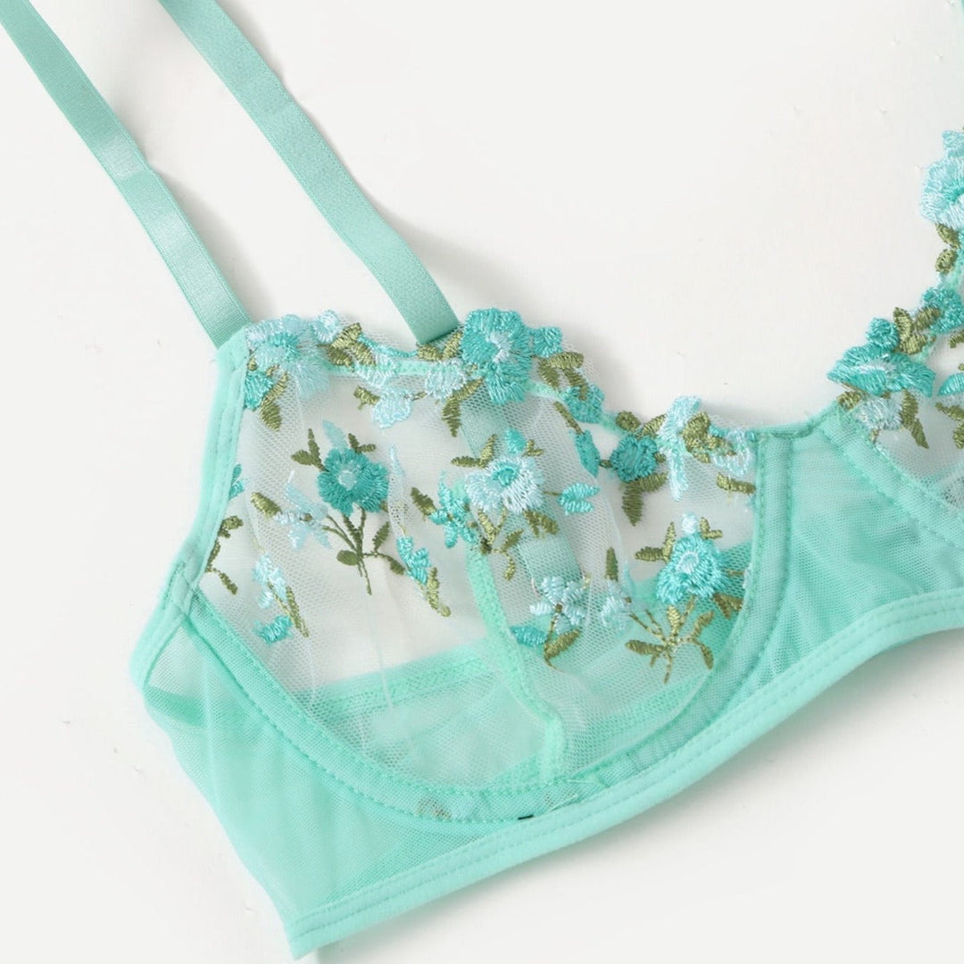 Ensemble de lingerie en dentelle florale