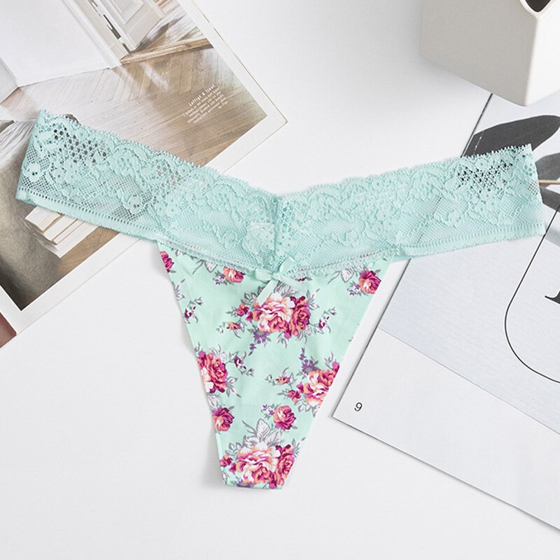 Strings en dentelle