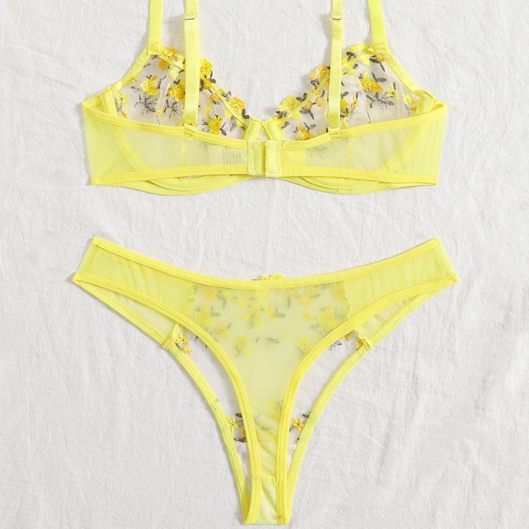 Ensemble de lingerie en dentelle florale