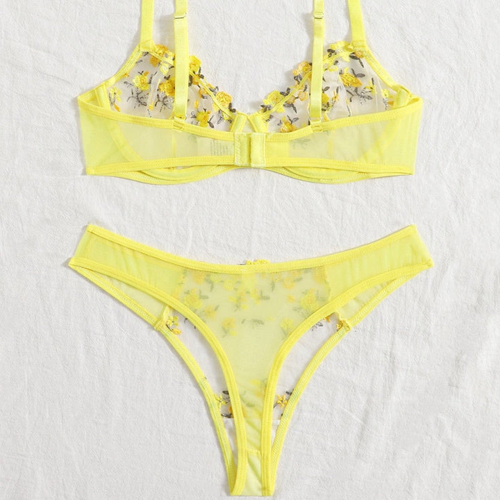 Ensemble de lingerie en dentelle florale