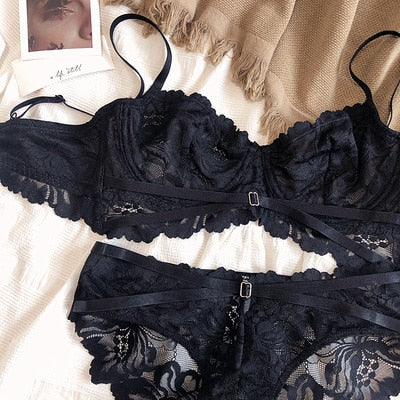 Ensemble de lingerie en dentelle transparente