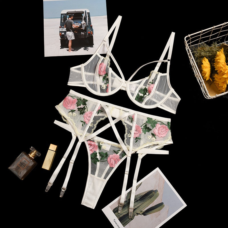 Ensemble de lingerie en résille