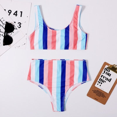 Maillot de bain à rayures verticales