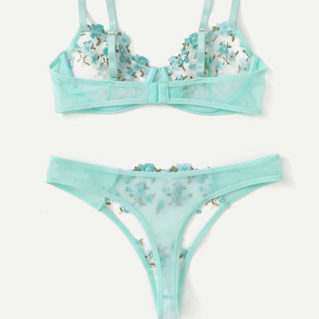 Ensemble de lingerie en dentelle florale