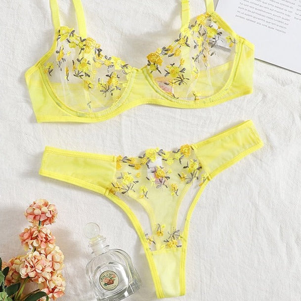 Ensemble de lingerie en dentelle florale