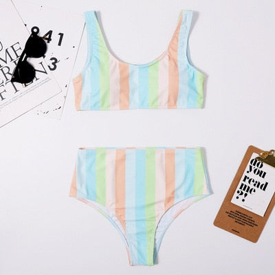 Maillot de bain à rayures verticales