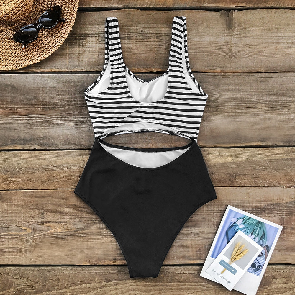 Maillot de bain une pièce à rayures