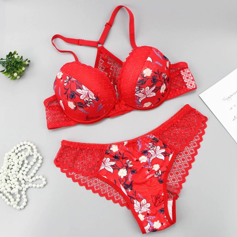Ensemble de lingerie à motif floral
