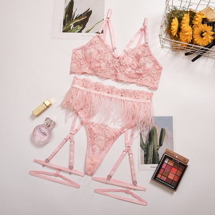 Ensemble de lingerie à plumes