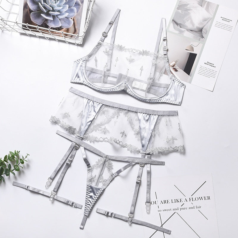 Ensemble de lingerie en résille à inserts en satin