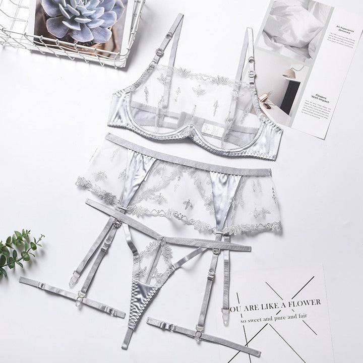 Ensemble de lingerie en résille à inserts en satin