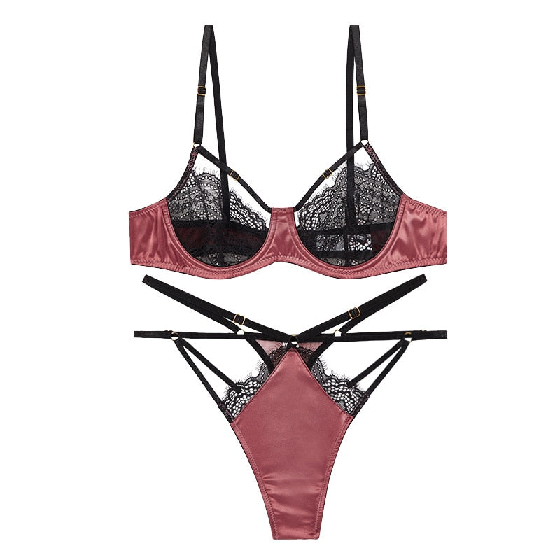 Ensemble de lingerie en dentelle à brides