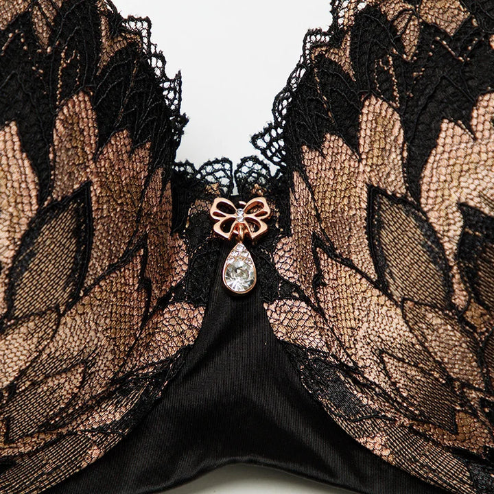 Ensemble de lingerie à motif floral brodé