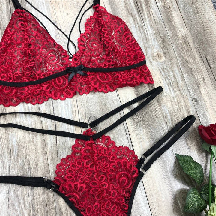 Ensemble de lingerie en dentelle à brides