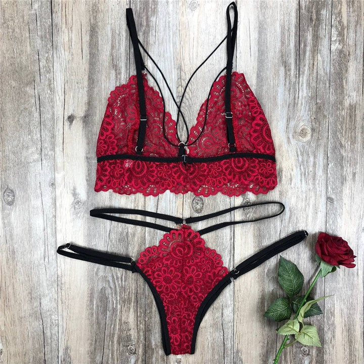 Ensemble de lingerie en dentelle à brides
