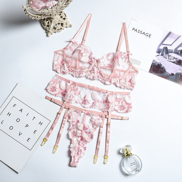 Ensemble de lingerie de soirée en dentelle