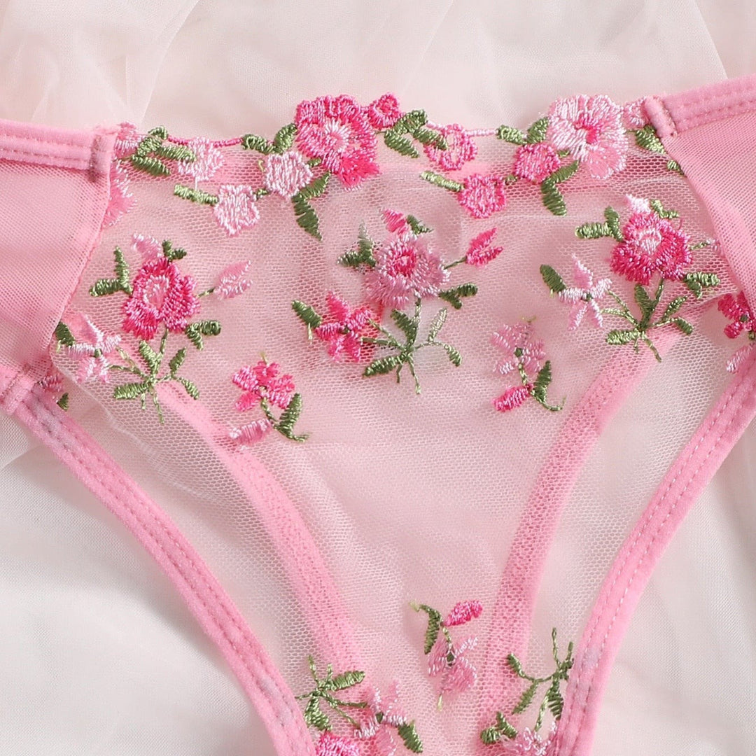 Ensemble de lingerie en dentelle florale