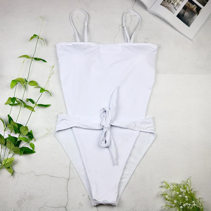 Maillot de bain une pièce à dos découpé