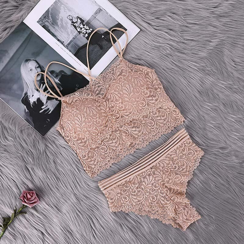 Ensemble en dentelle avec top