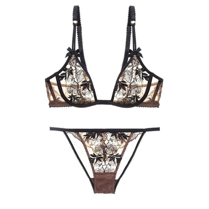 Ensemble en dentelle nude à broderies noires