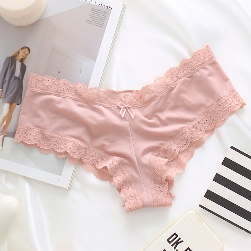 Culottes en dentelle à laçage décoratif