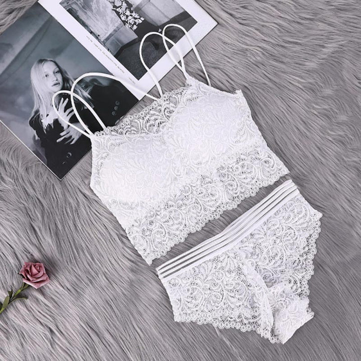 Ensemble en dentelle avec top