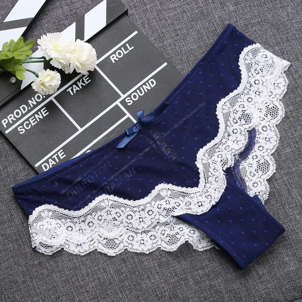 Culottes en dentelle à pois délicats