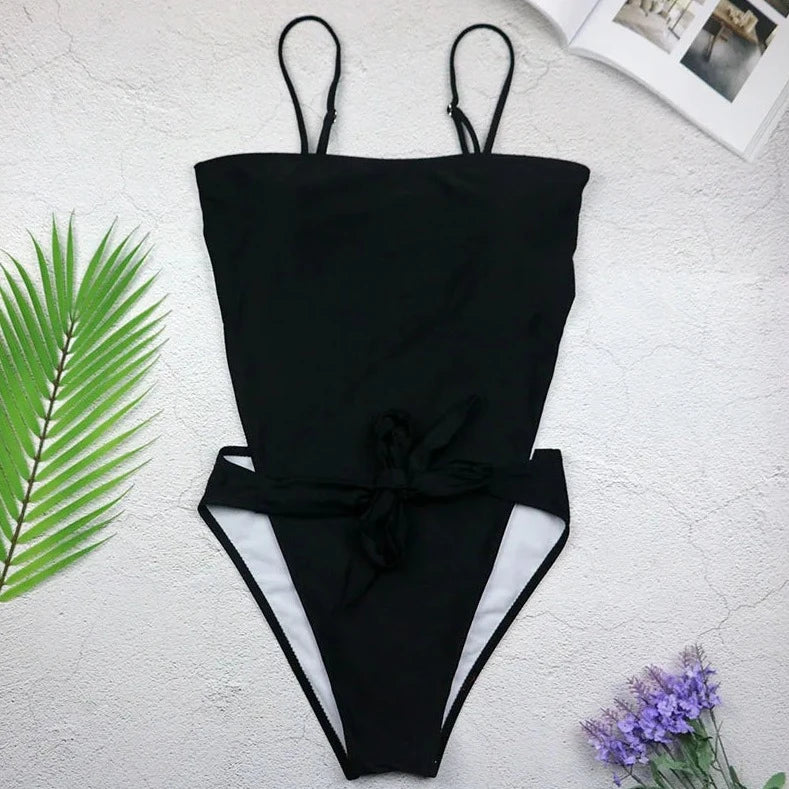 Maillot de bain une pièce à dos découpé