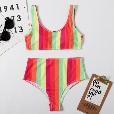 Maillot de bain à rayures verticales