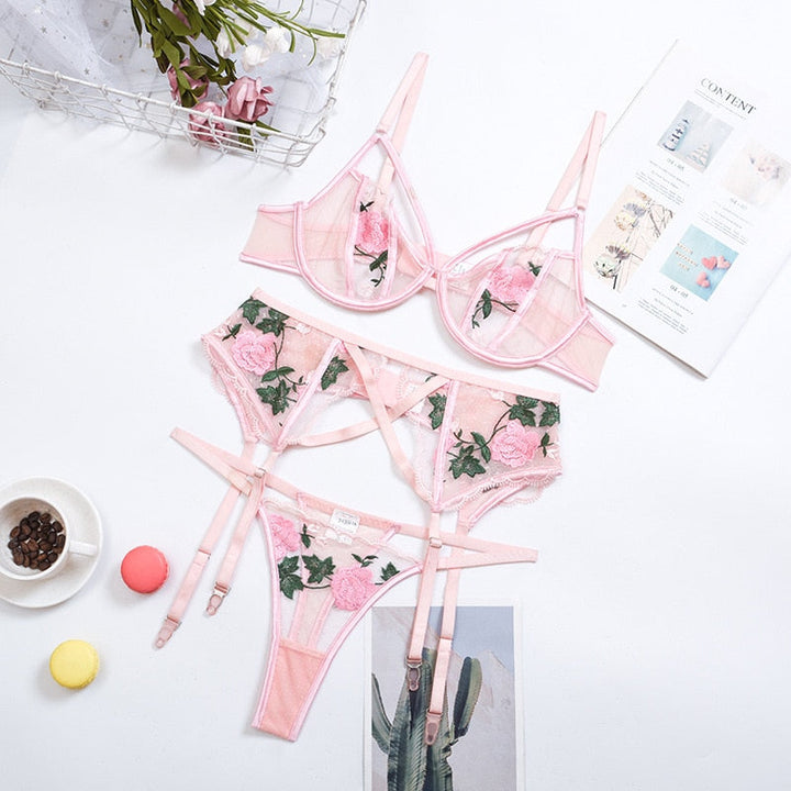 Ensemble de lingerie en résille