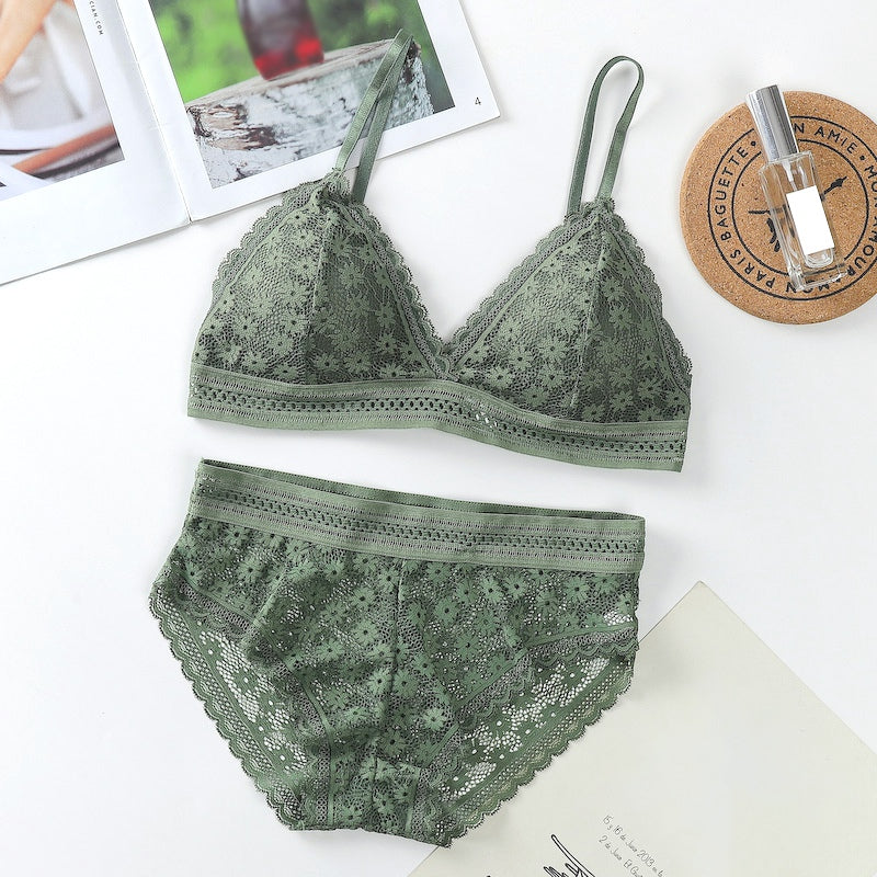 Lingerie en dentelle à finitions décoratives