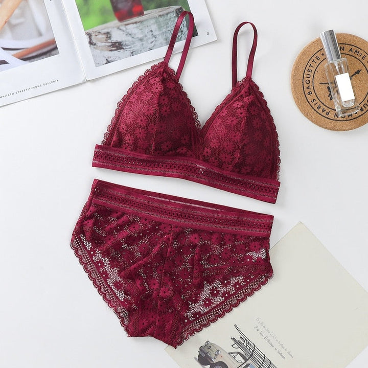 Lingerie en dentelle à finitions décoratives