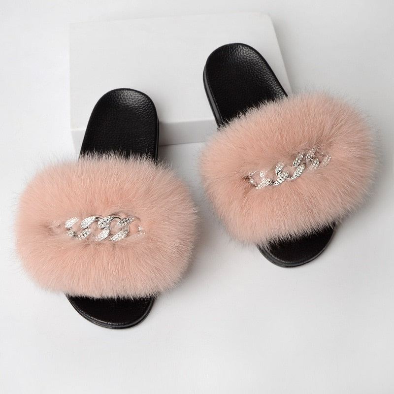 Chaussons en fausse fourrure à chaînette décorative