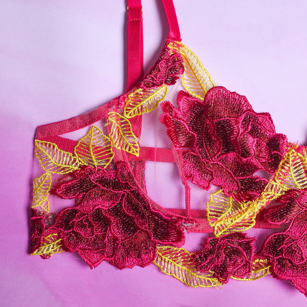 Ensemble de lingerie de soirée brodé