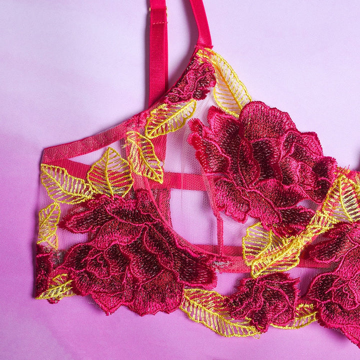 Ensemble de lingerie de soirée brodé