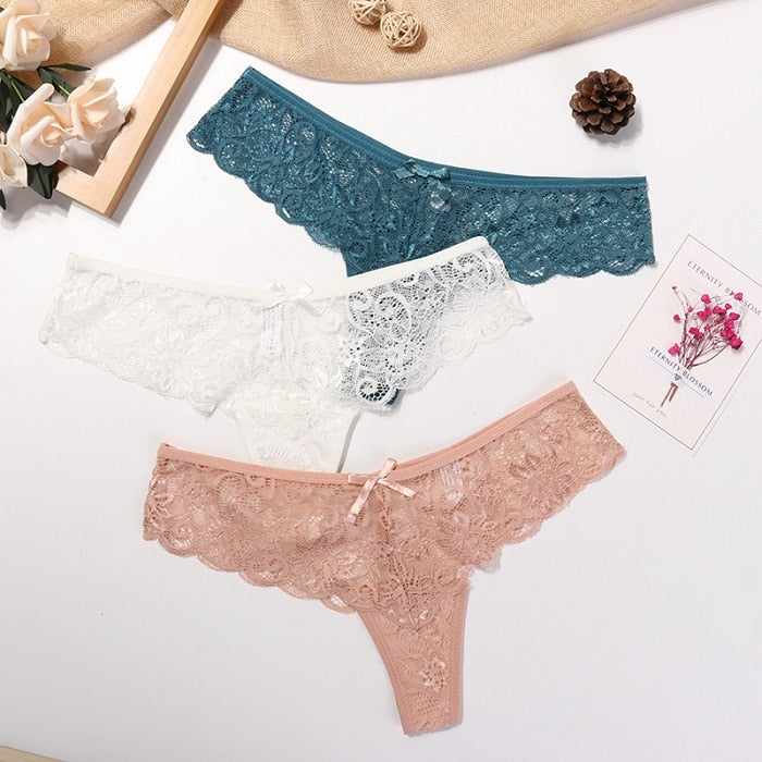 Strings en dentelle, lot de 3