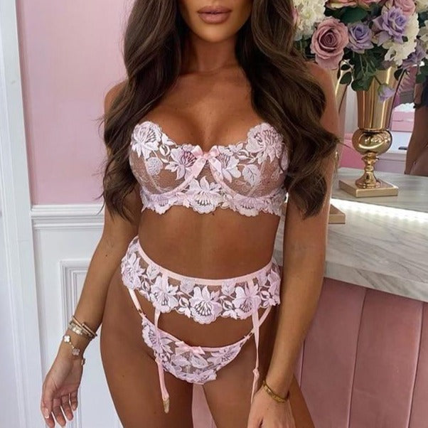 Ensemble de lingerie de soirée en dentelle