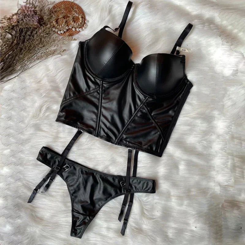 Ensemble de lingerie avec corset en cuir