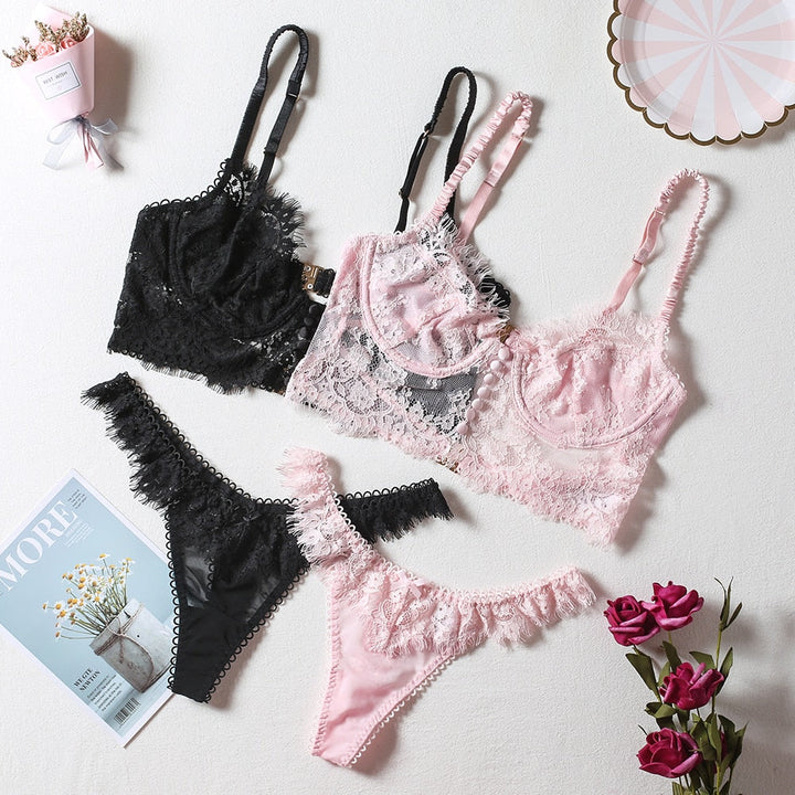 Ensemble de lingerie en dentelle à corset