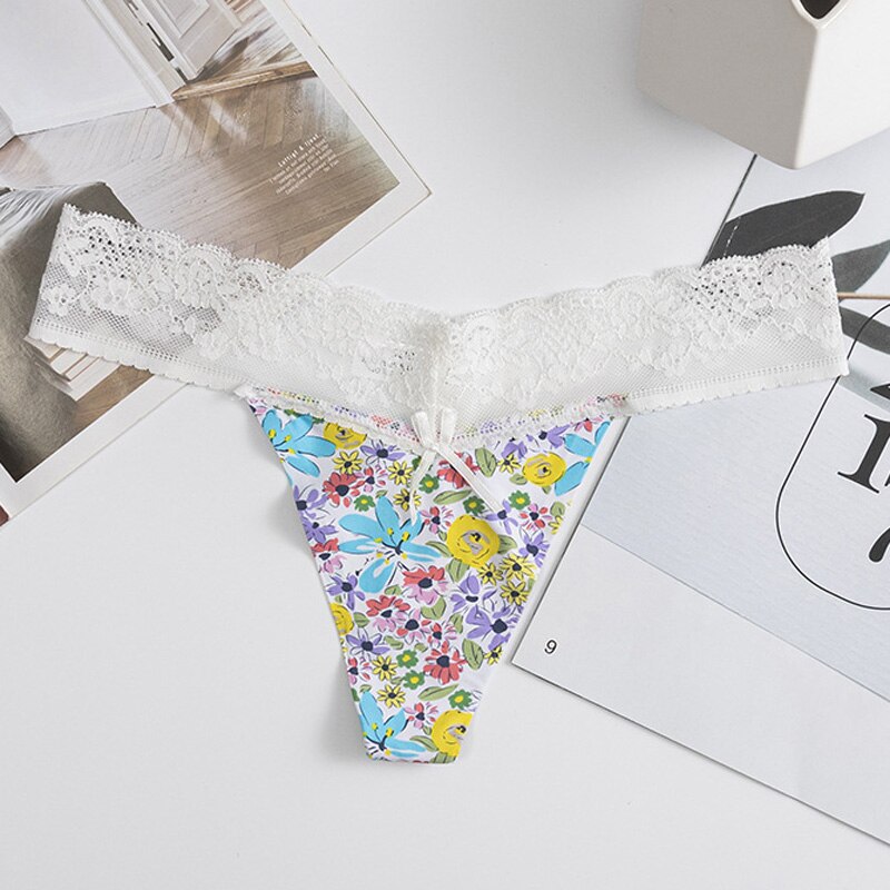 Strings en dentelle